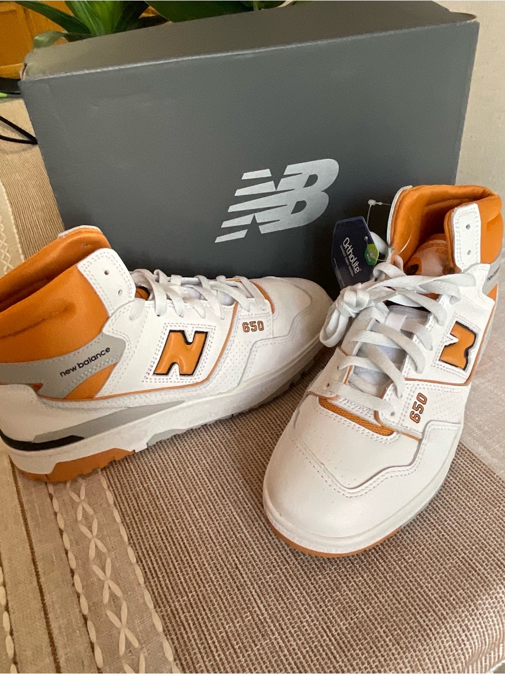 New Balance Men’s Sz 9 650 High-Top Sneakers in White & Orange new in box